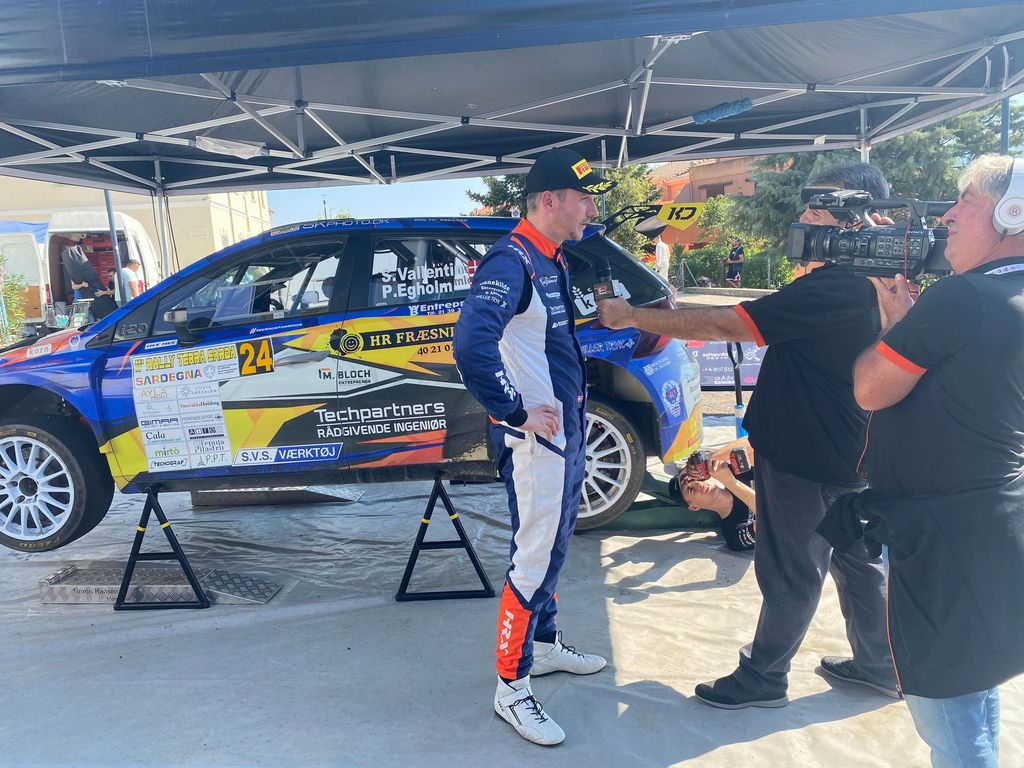 Det hører med til gamet at blive passet op af medierne, når man færdes i rally, der får stor opmærksomhed. Især når man kommer langvejs fra, som Vallentin Rallysport gør.
